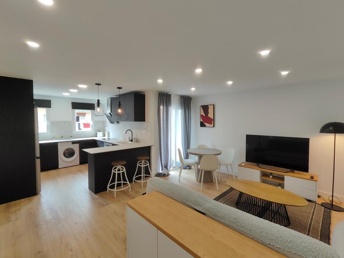 Fantastic Apartment Sant Adria Beach Sant Adria de Besos Bagian luar foto