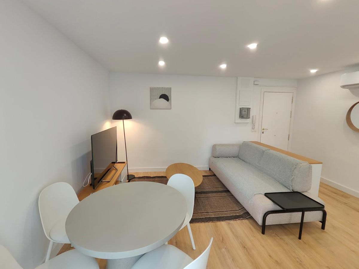 Fantastic Apartment Sant Adria Beach Sant Adria de Besos Bagian luar foto